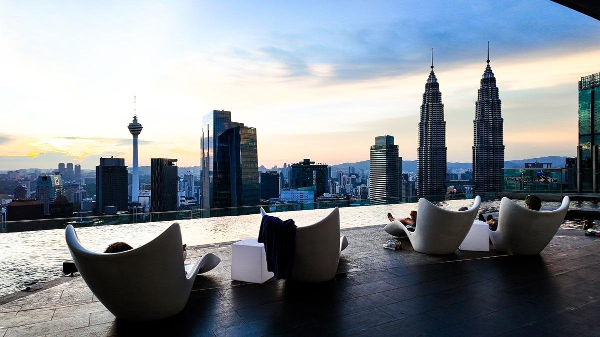 Two-Bedroom Apartment with City View